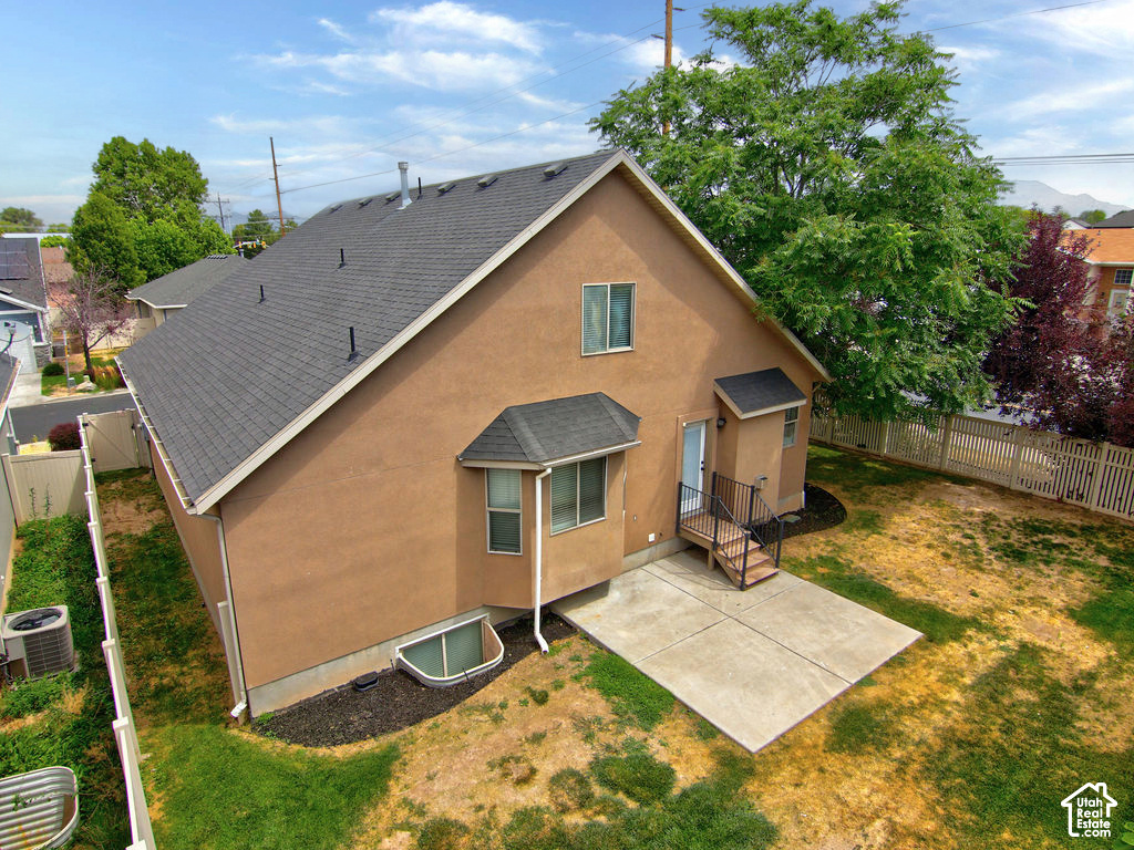 1013 W 250 N photo 3