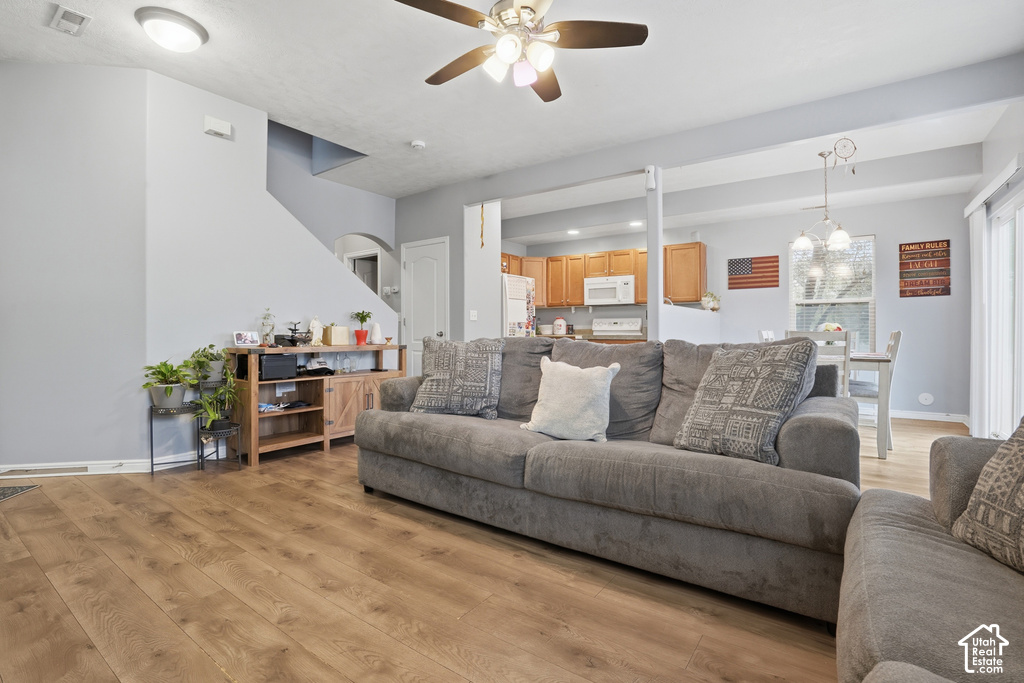 6824 W TUPELO LN photo 4
