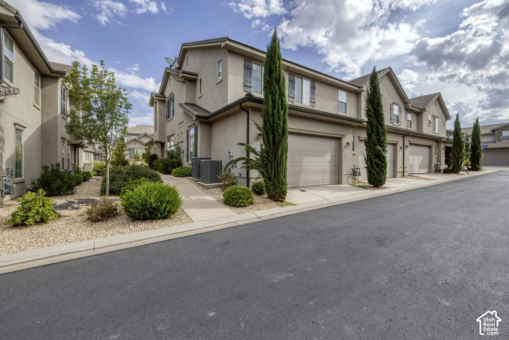 1919 E FIESTA LN photo 2