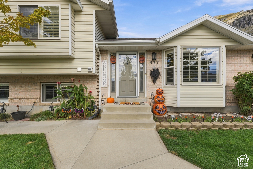 477 E 1050 N photo 2