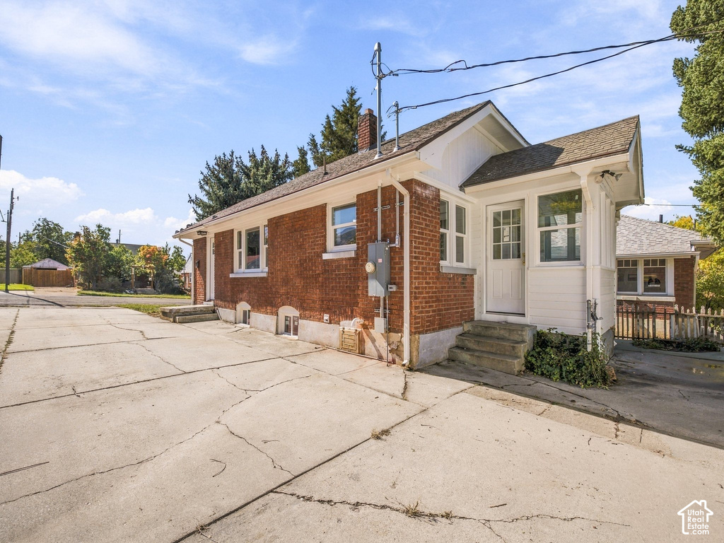 1078 DARLING ST photo 2