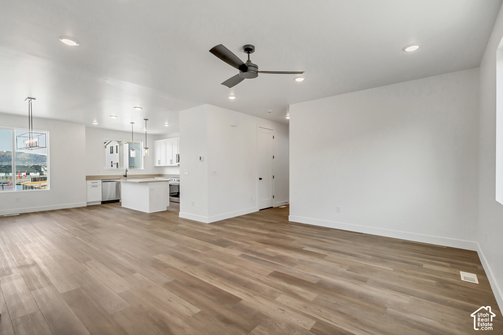 5237 N GREENFIELD WAY photo 3
