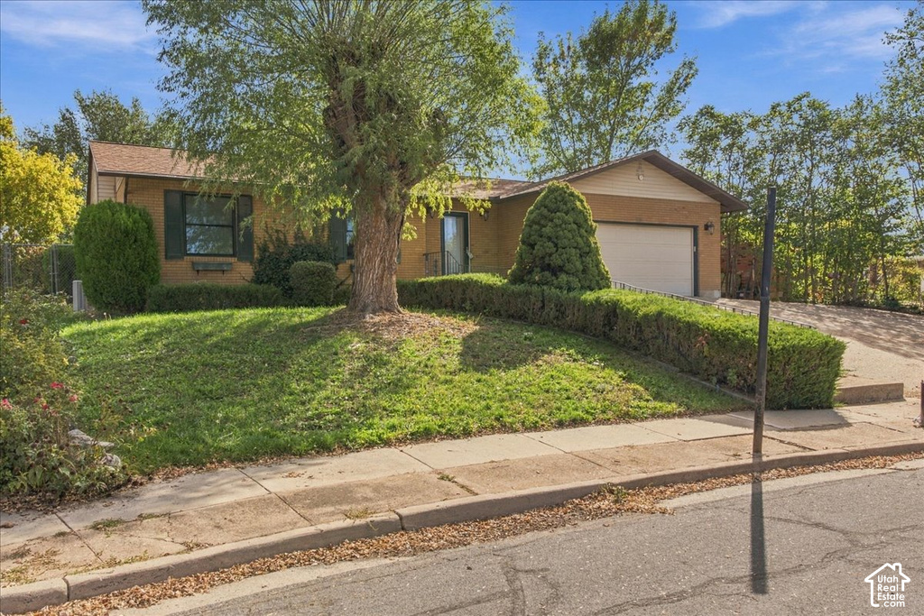 718 N HOPE CIR photo 2