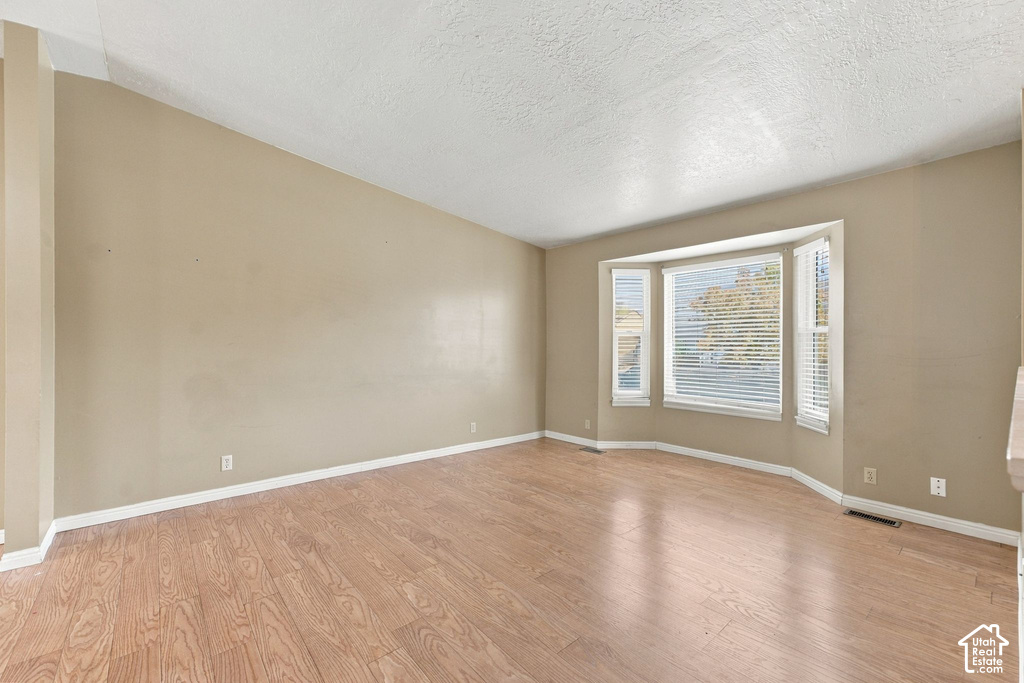 1177 N 200 W photo 2