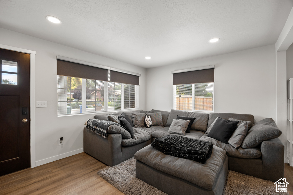 835 W LUCY AVE photo 4