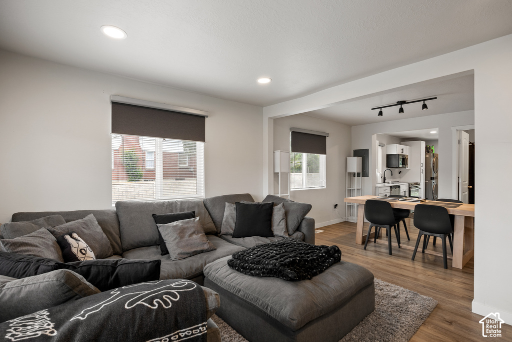 835 W LUCY AVE photo 2