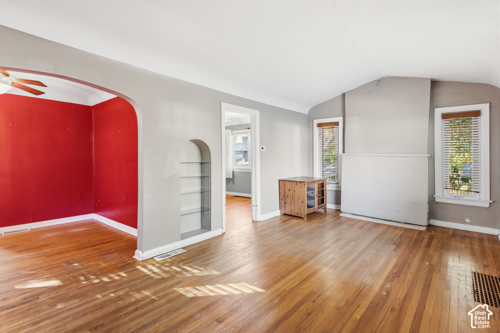 1212 E KENSINGTON AVE photo 4