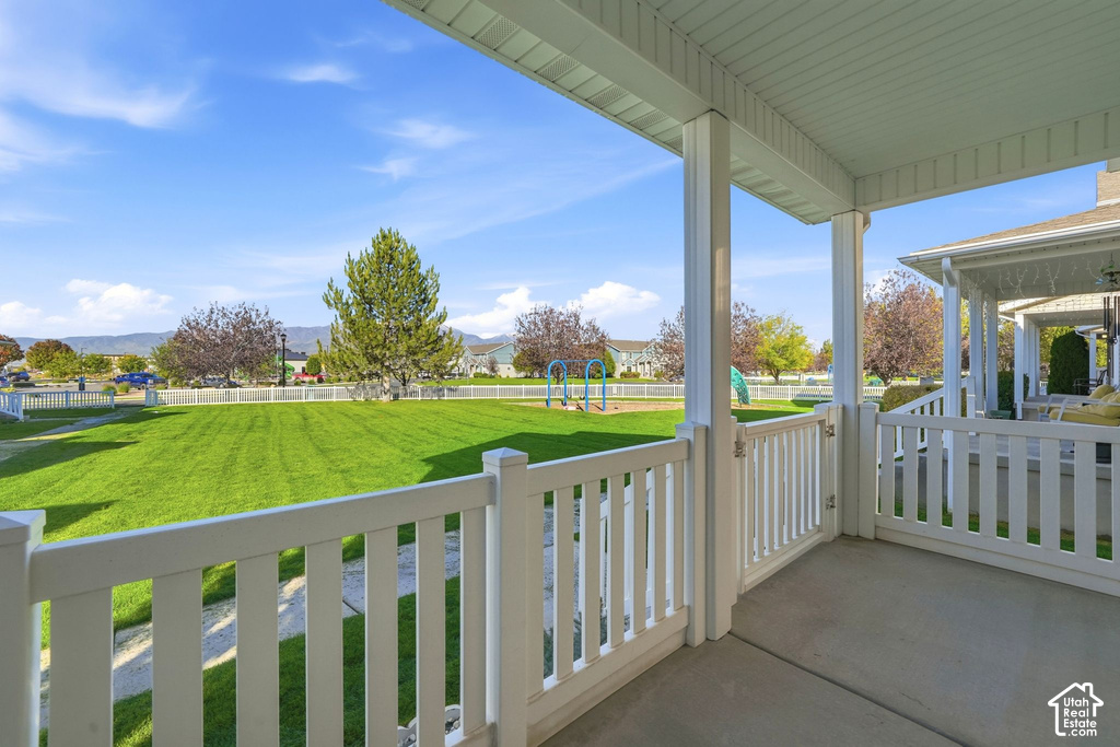 1758 E AMERICAN WAY photo 3
