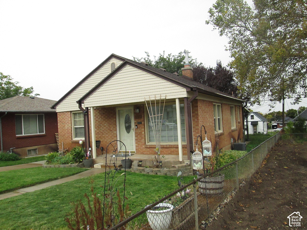 2337 IOWA AVE photo 2