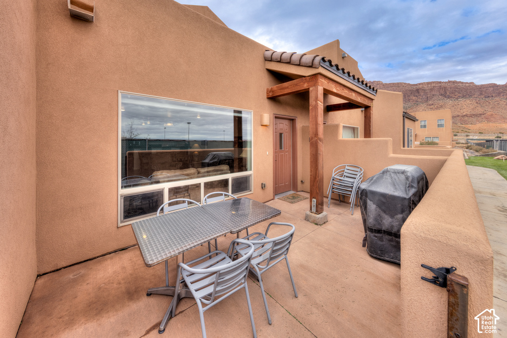 3853 S RED VALLEY CIR photo 4