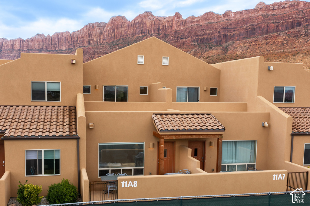 3853 S RED VALLEY CIR photo 2
