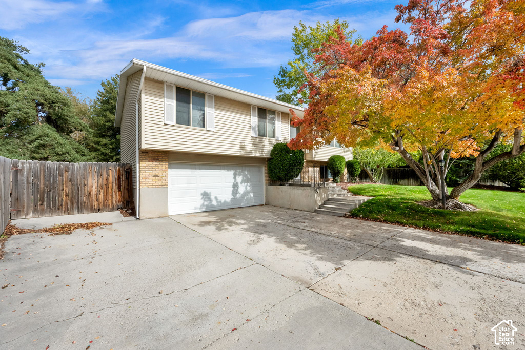 2183 E NEWCASTLE DR photo 2