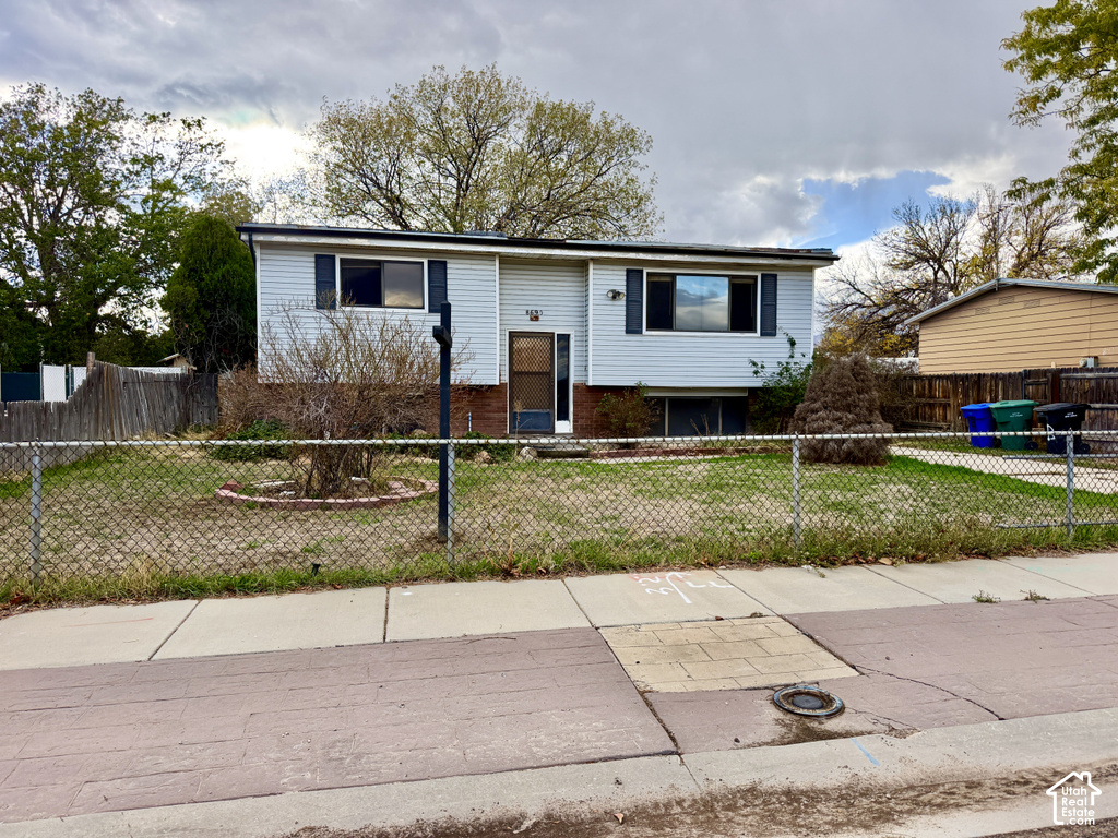 8688 S 3680 W photo 2