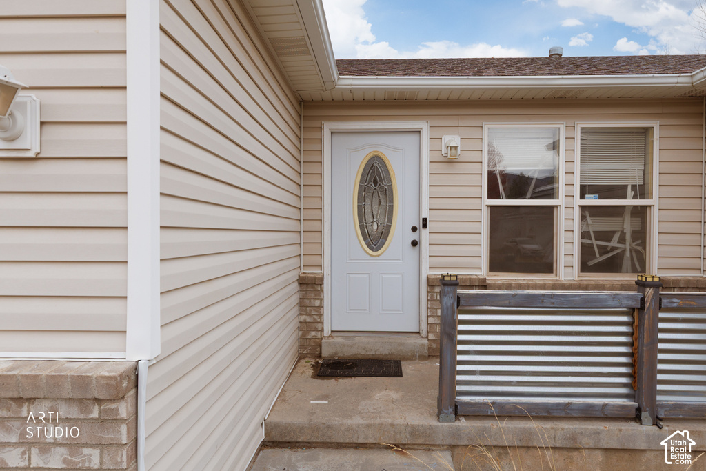 893 N 1430 E photo 3