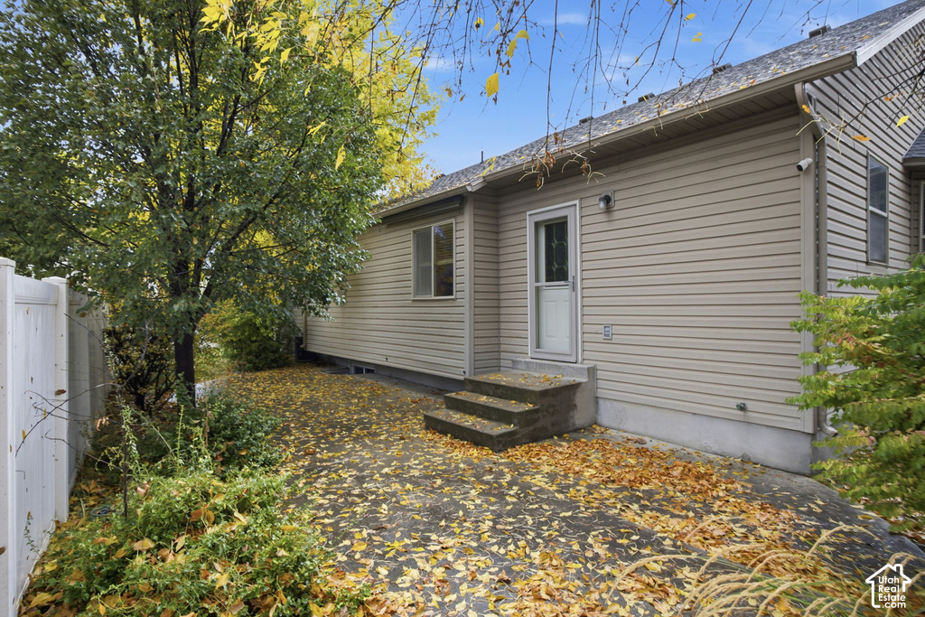 684 E APPLE DR photo 3