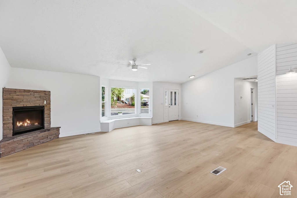 590 E SPRINGHILL DR photo 3