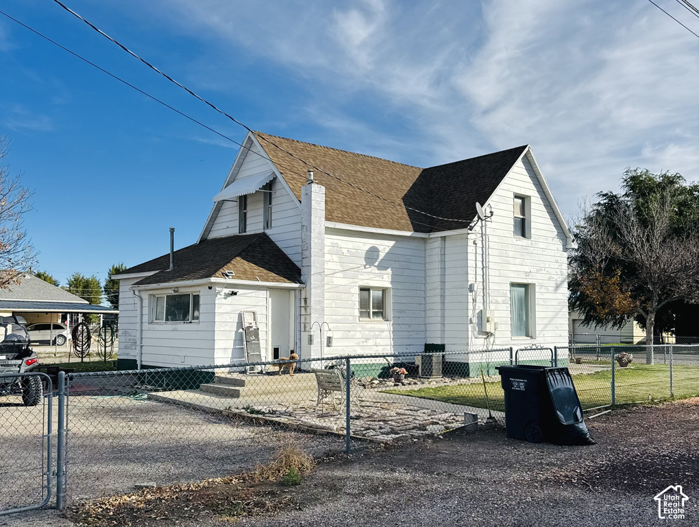 98 E 100 S photo 4
