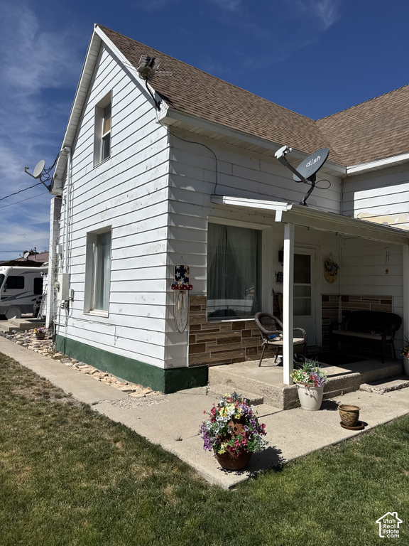 98 E 100 S photo 3