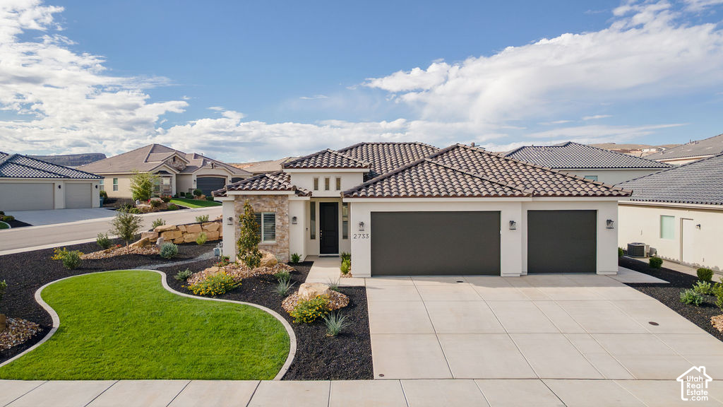 2733 W PIATTO WAY photo 5