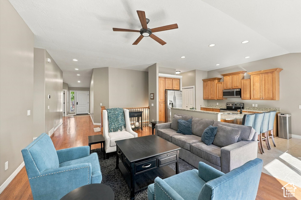 1326 E VISTA VALLEY DR photo 5