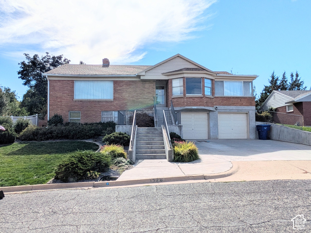 1379 E KINGSTON DR photo 4
