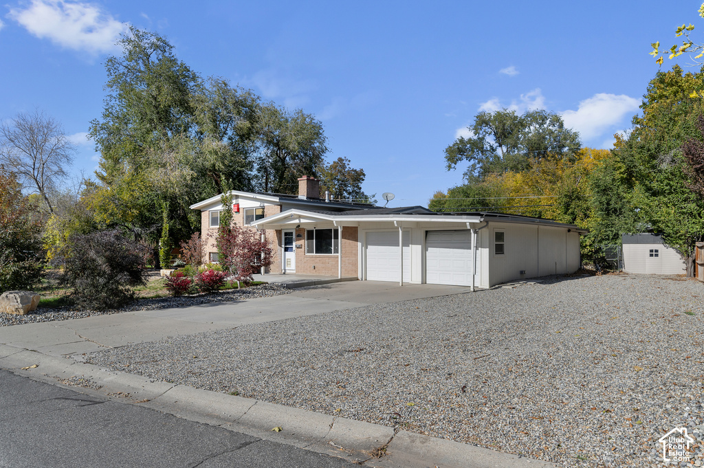 1121 E HYLAND LAKE DR photo 4