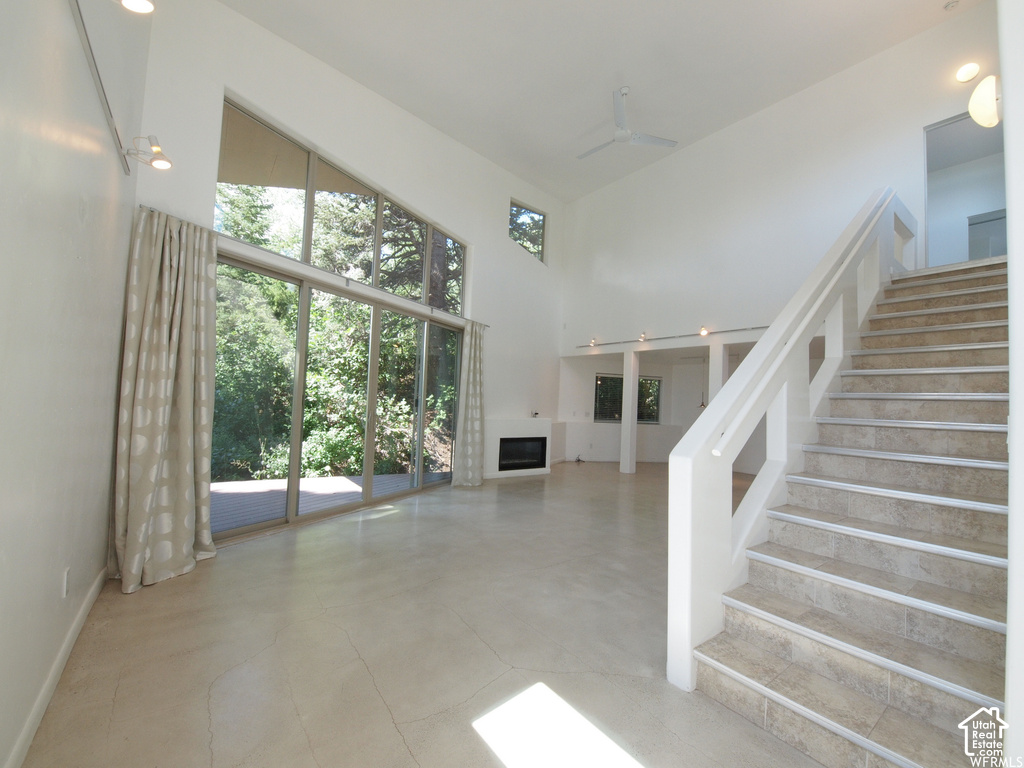 430 ASPEN DR photo 2