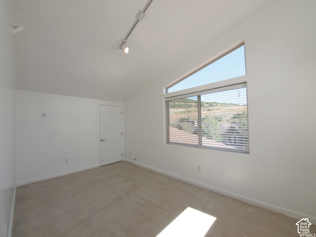 430 ASPEN DR photo 4