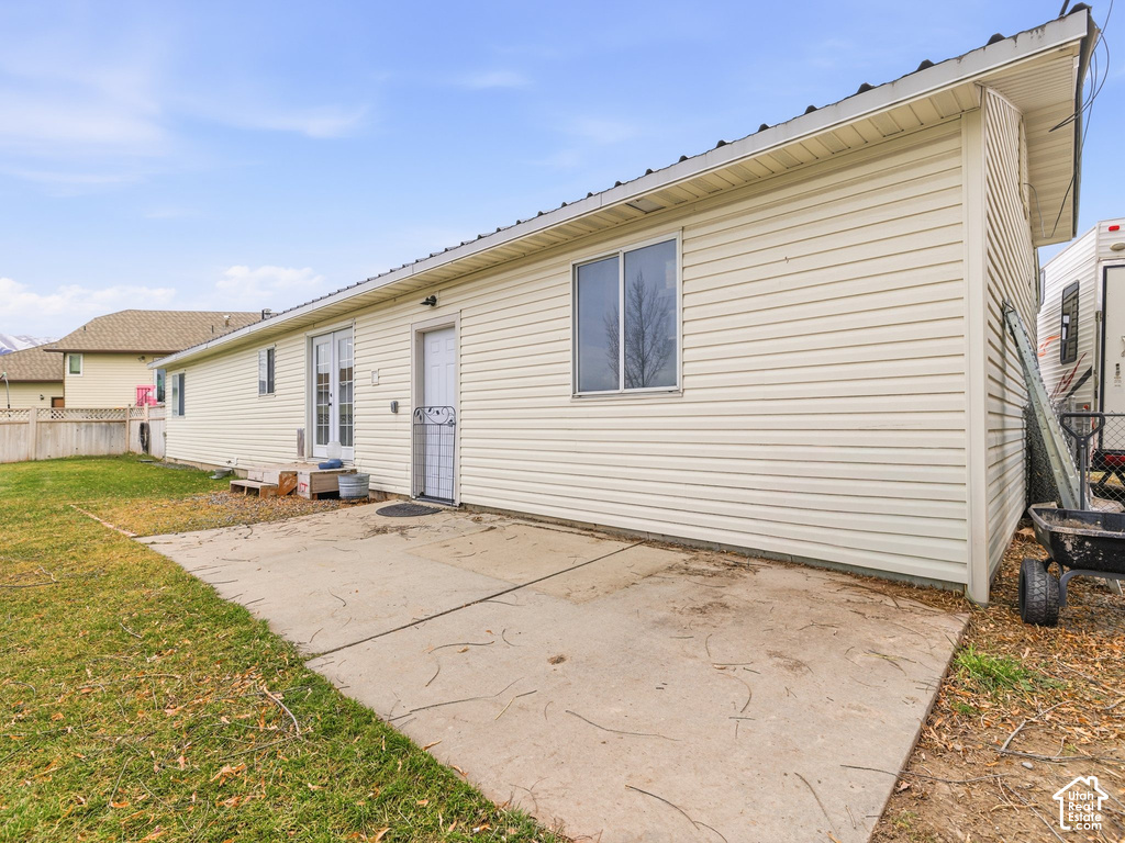 916 W 675 N photo 4