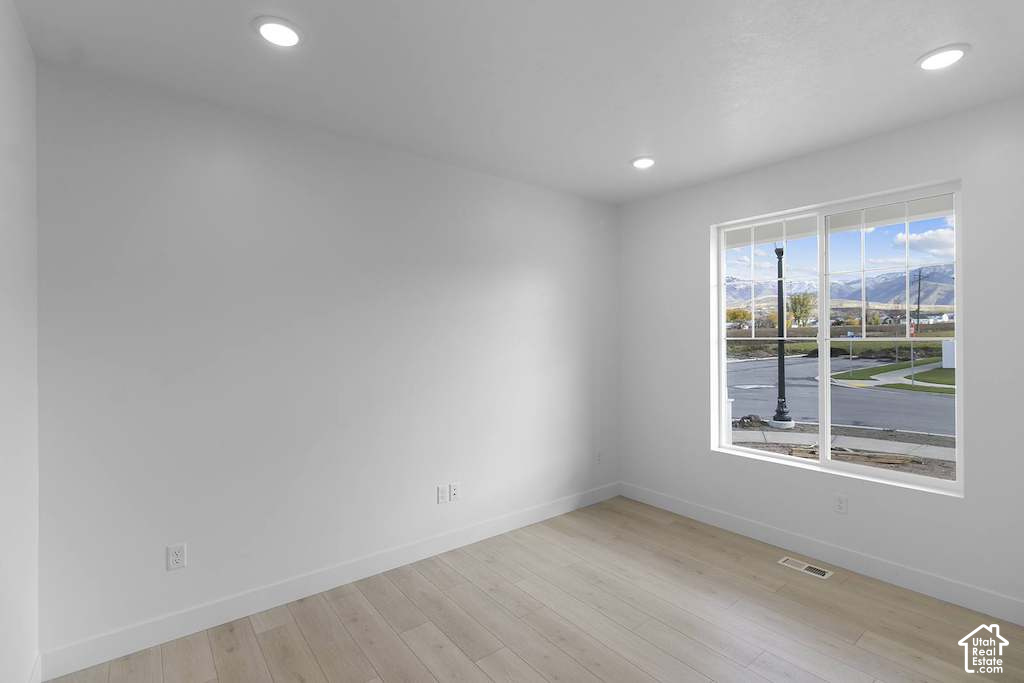 645 N 550 W photo 3