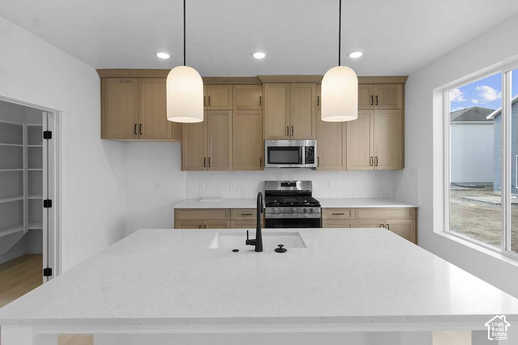 645 N 550 W photo 4