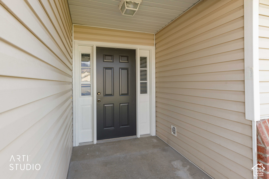 545 E 700 N photo 4