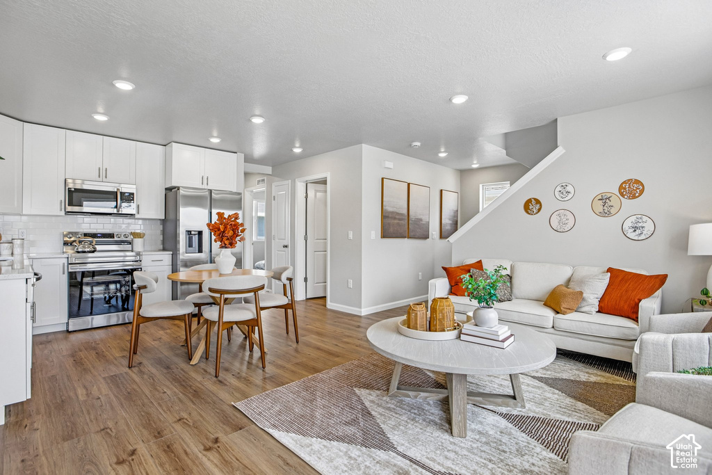 89 N JORDAN RIVER WAY photo 3