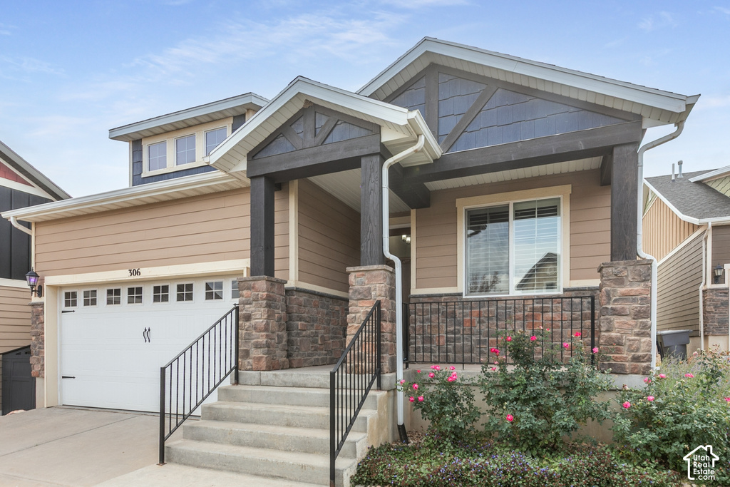 306 BELLA VIDA DR photo 2