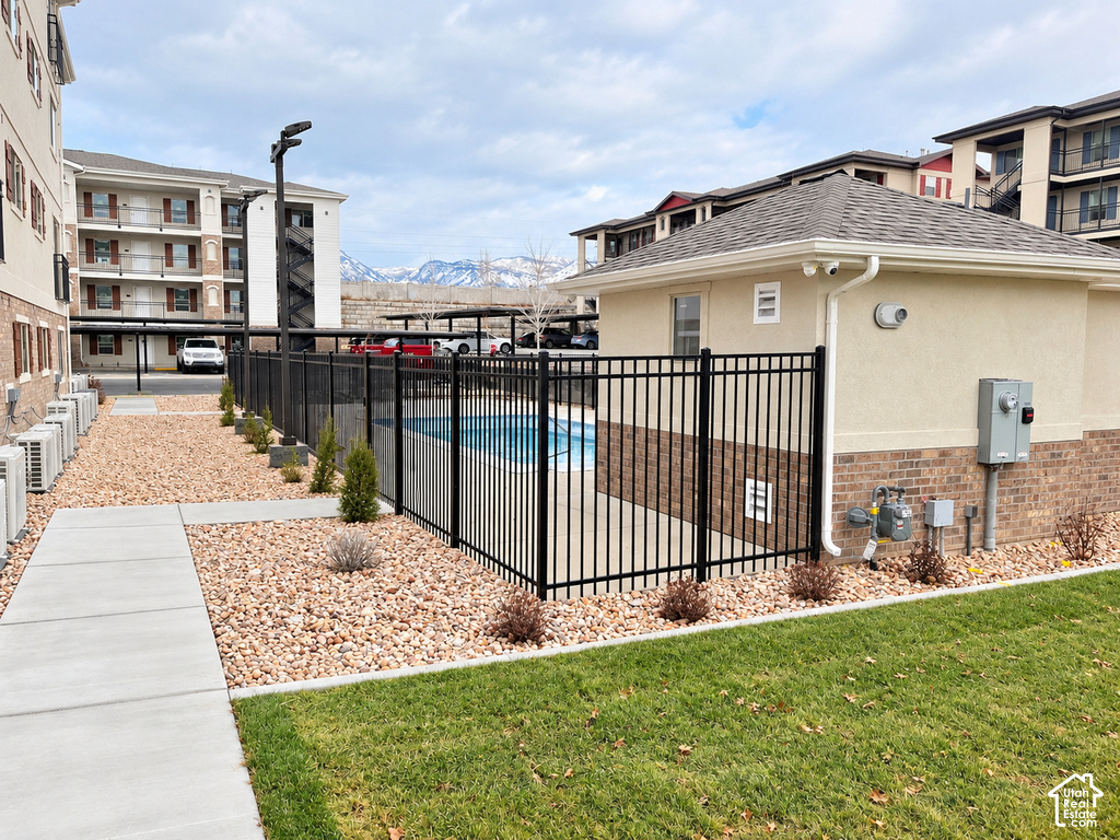 1140 W 950 N photo 2