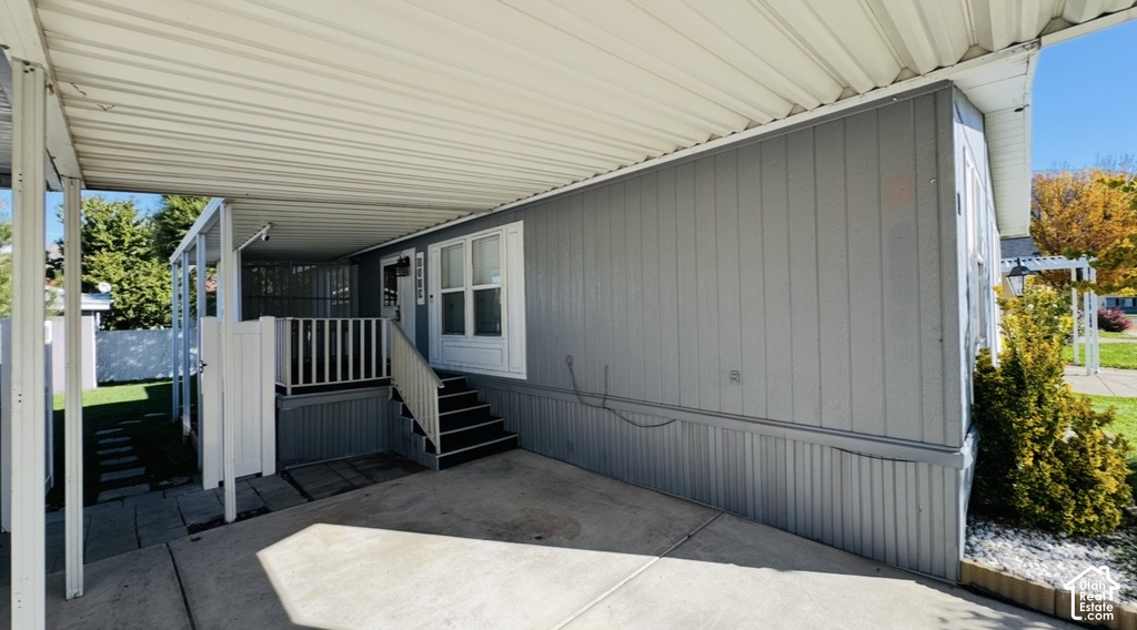 1025 N 300 W photo 4