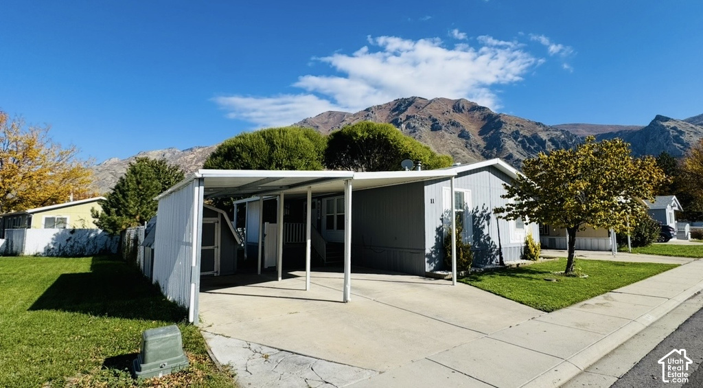 1025 N 300 W photo 3