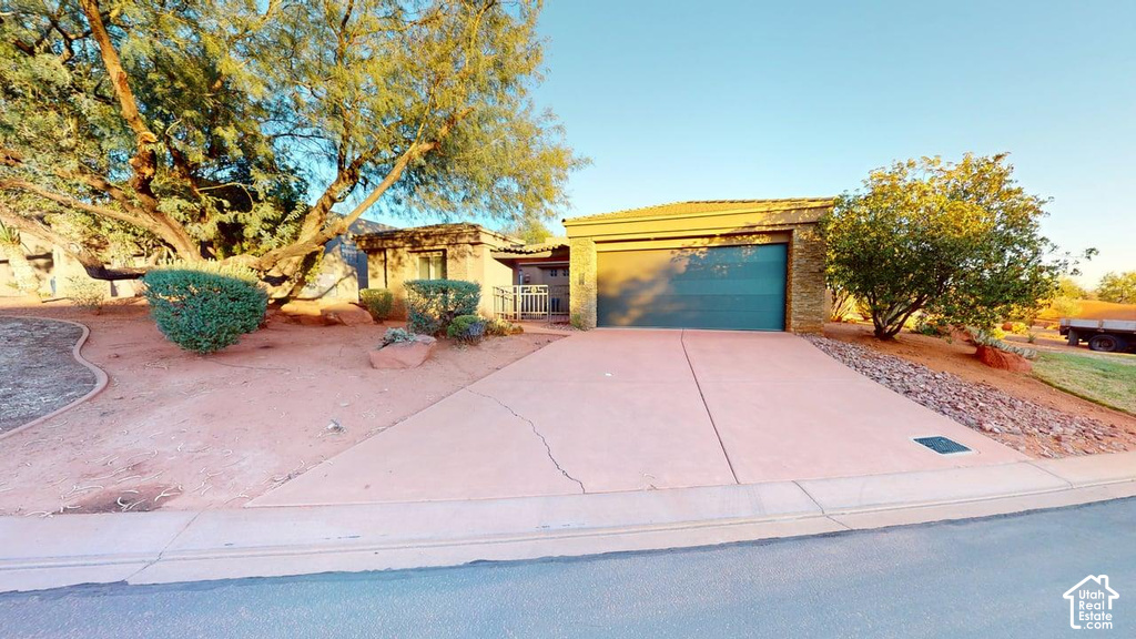 2255 N TUWEAP DR photo 2