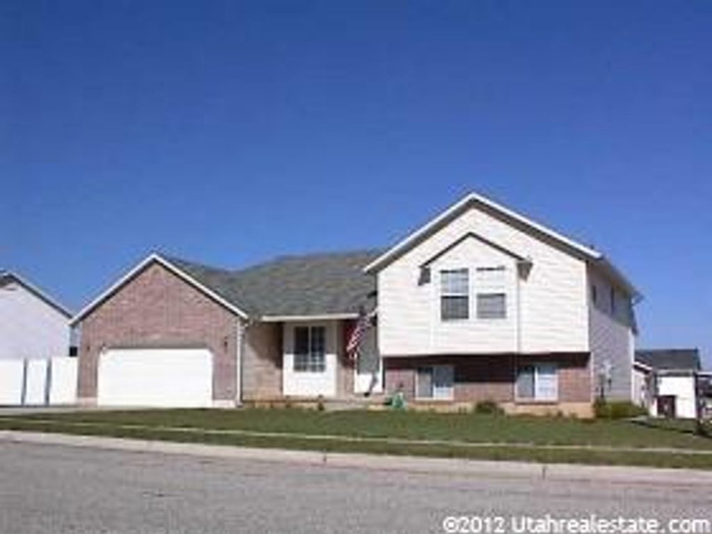 4179 Lily Dr, Roy, UT 84067