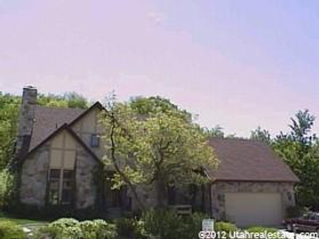 574 E Hods Holw, Kaysville, UT 84037