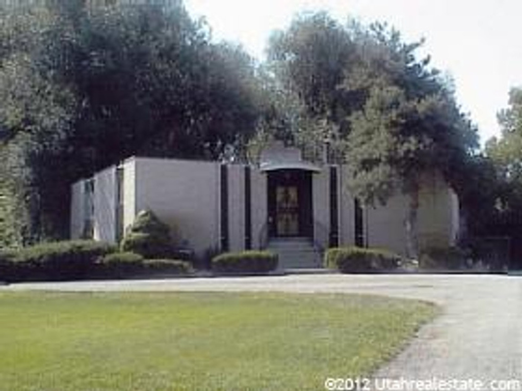 6165 S 900 E, Murray, UT 84121
