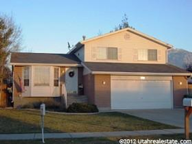 9685 Annalyn Dr, Sandy, UT 84070