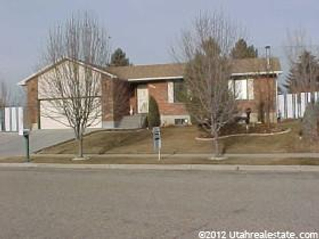 2952 W 5500 S, Roy, UT 84067