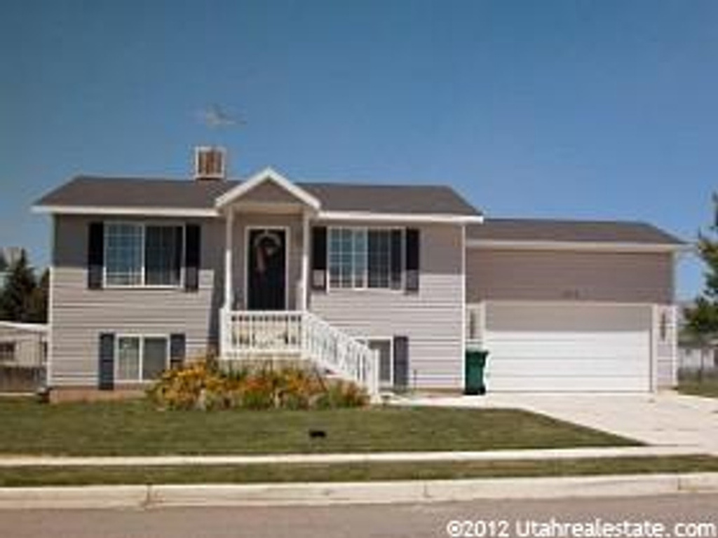 2674 W 3900 S, Roy, UT 84067