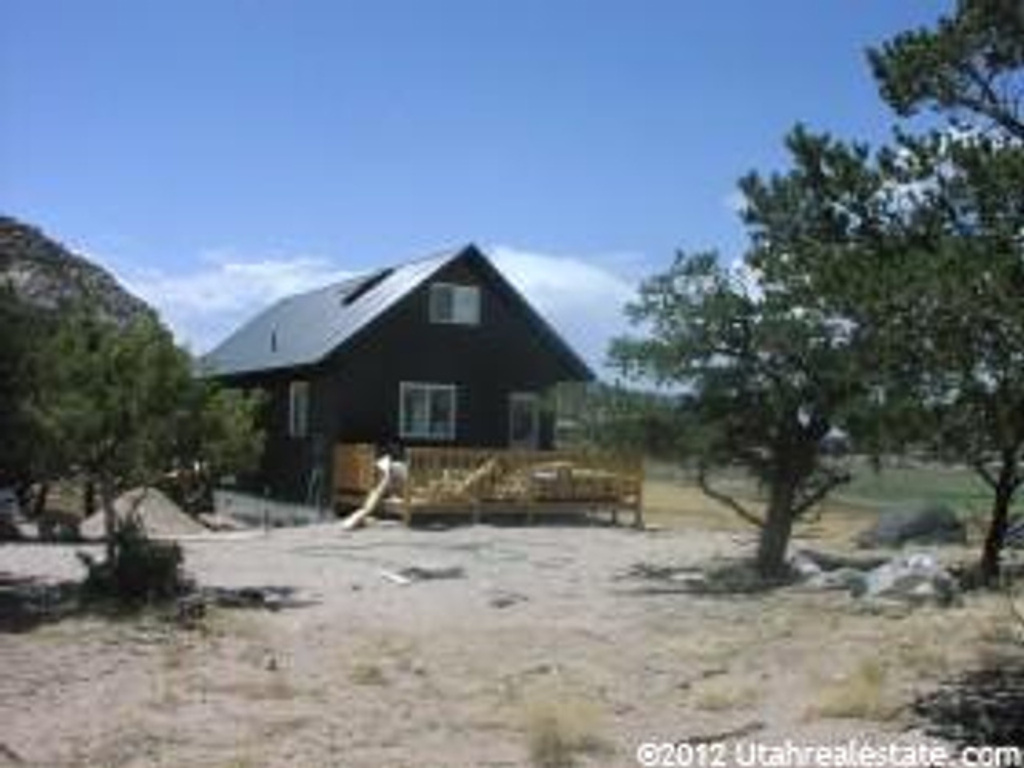 1500 S 1800 E, Teasdale, UT 84773