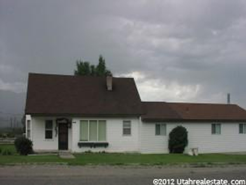 90 N 100 E, Bicknell, UT 84715