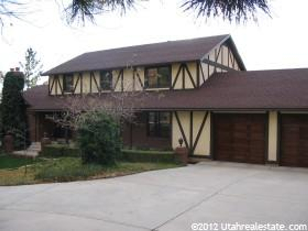 2469 Woodland Dr, Uintah, UT 84403