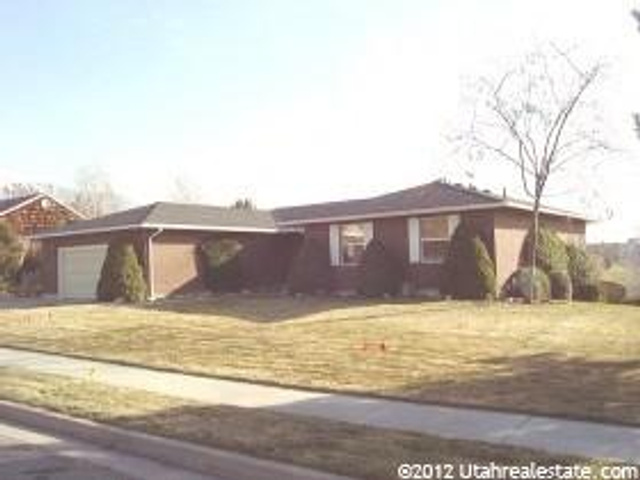 1242 E Snowcreek Dr, Layton, UT 84040