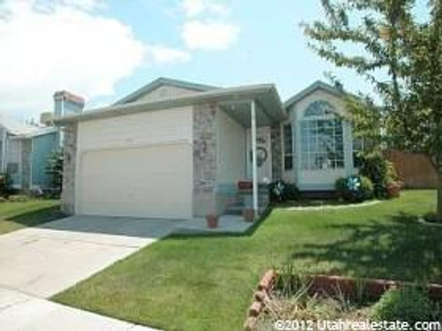 1259 Eagle Nest Dr, Murray, UT 84123