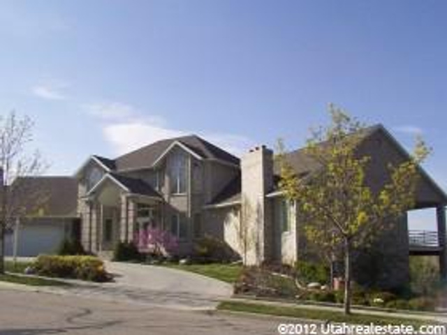 2633 Bridger Blvd, Sandy, UT 84093